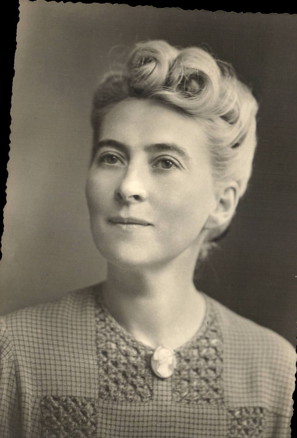 CARTE PHOTO Folklore Femme 