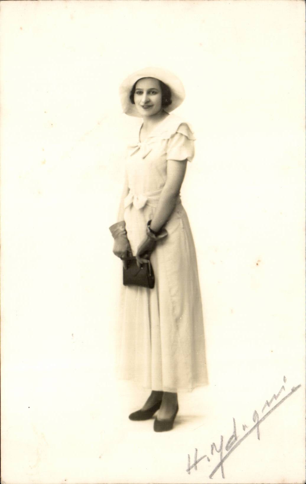 CARTE PHOTO Folklore Femme