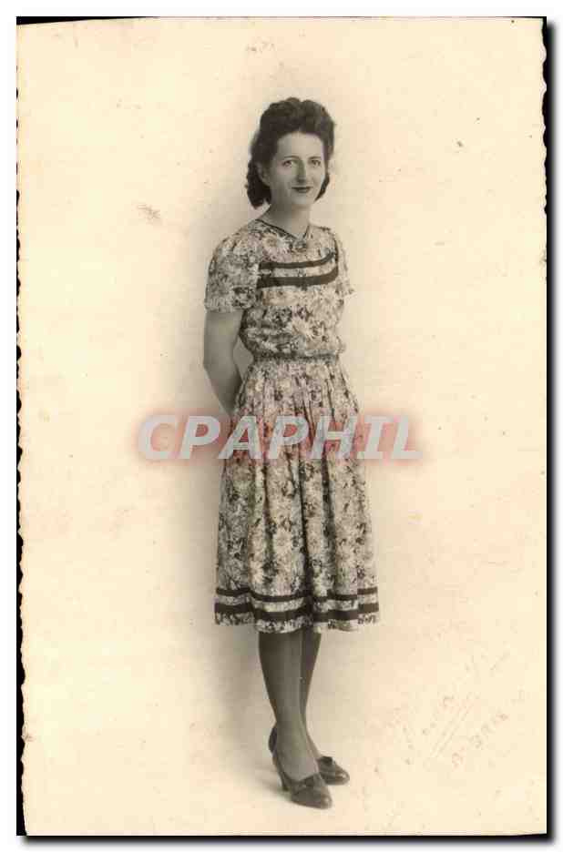 CARTE PHOTO Folklore Femme