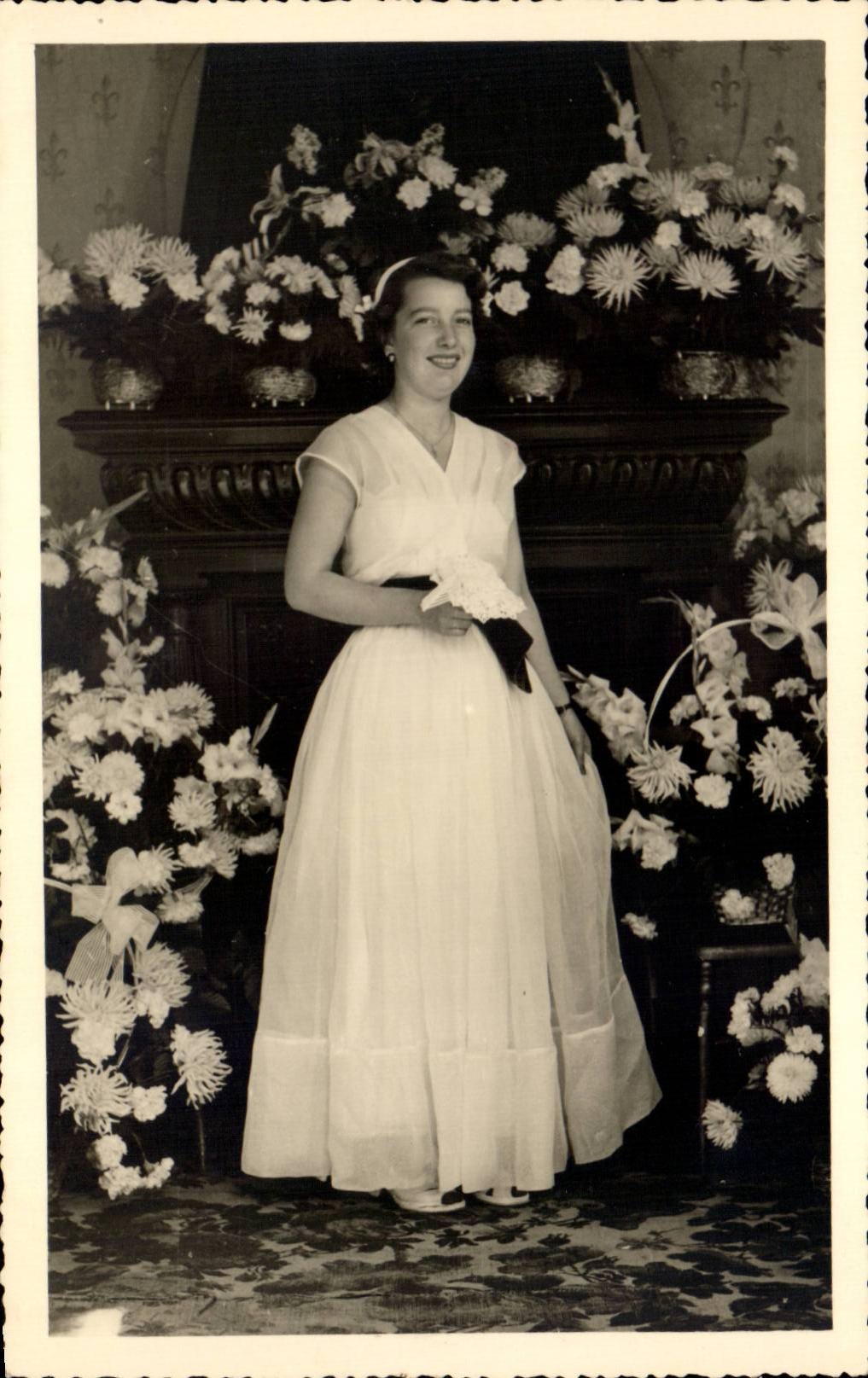 CARTE PHOTO Folklore Femme