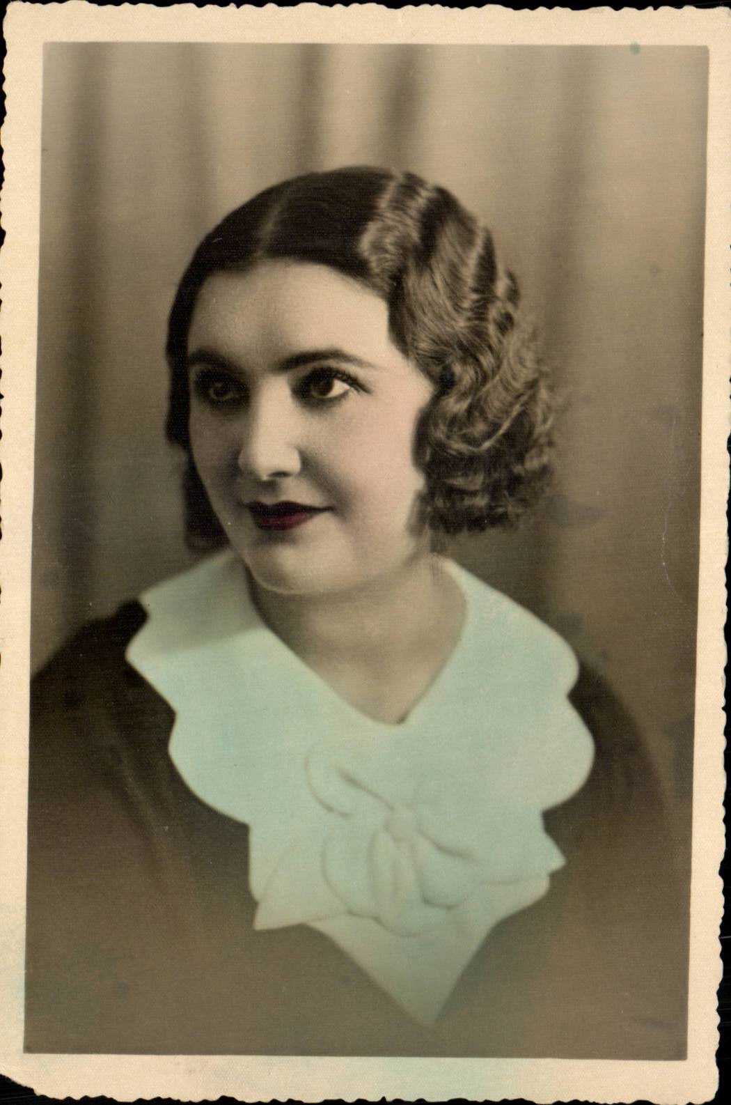 CARTE PHOTO Folklore Femme