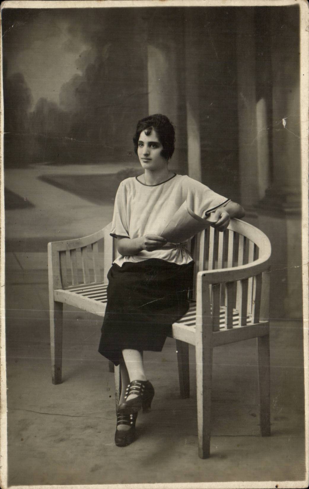 CARTE PHOTO Folklore Femme