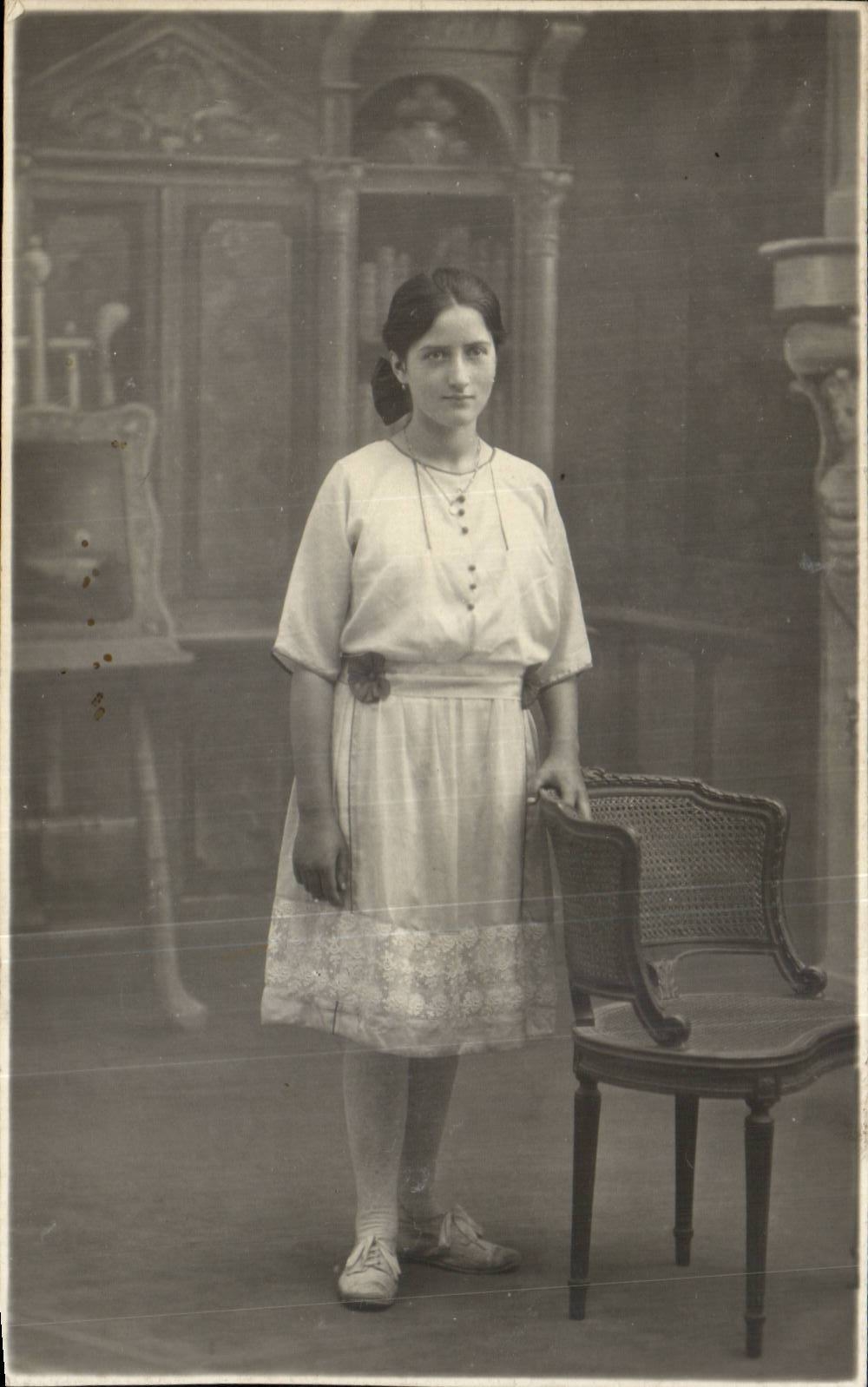 CARTE PHOTO Folklore Femme