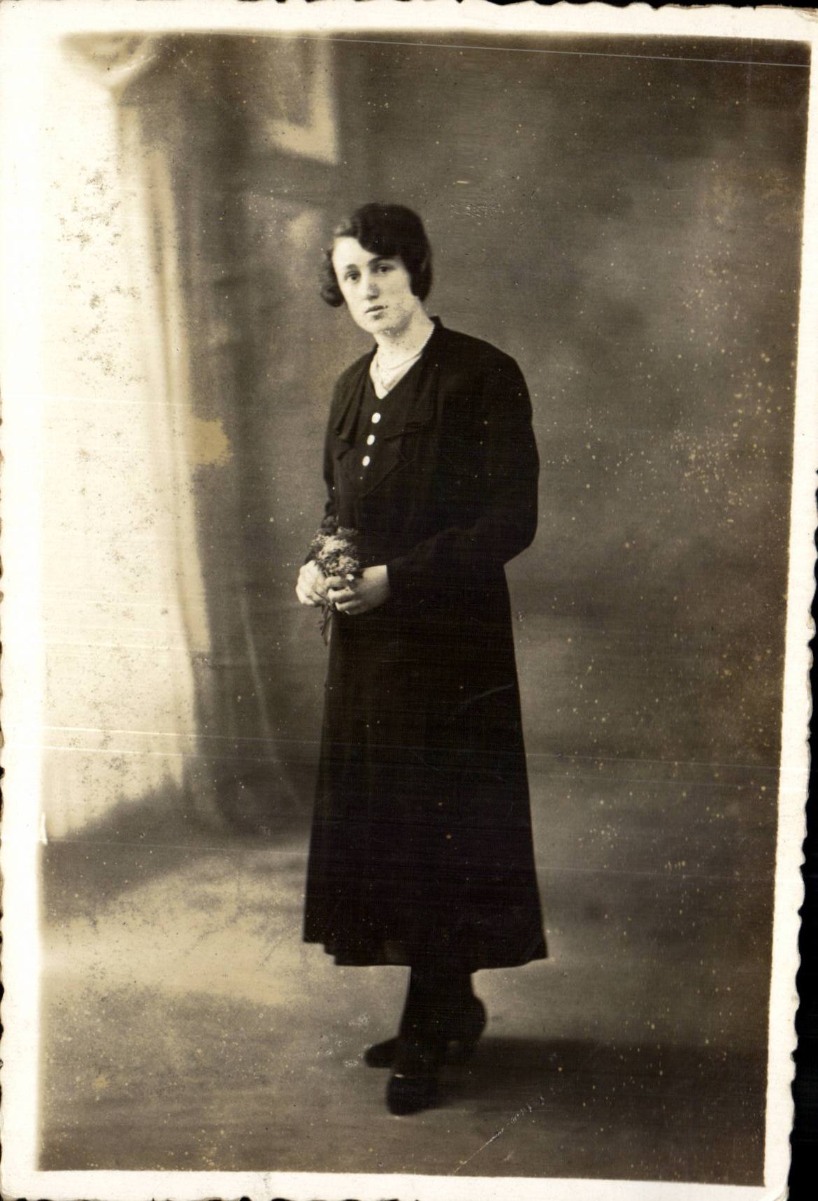 CARTE PHOTO Folklore Femme
