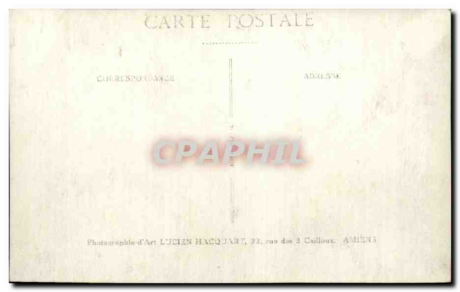 Femme en robe longue et chapeau — studio — Lucien Hacq Jare, Amiens — Reverso