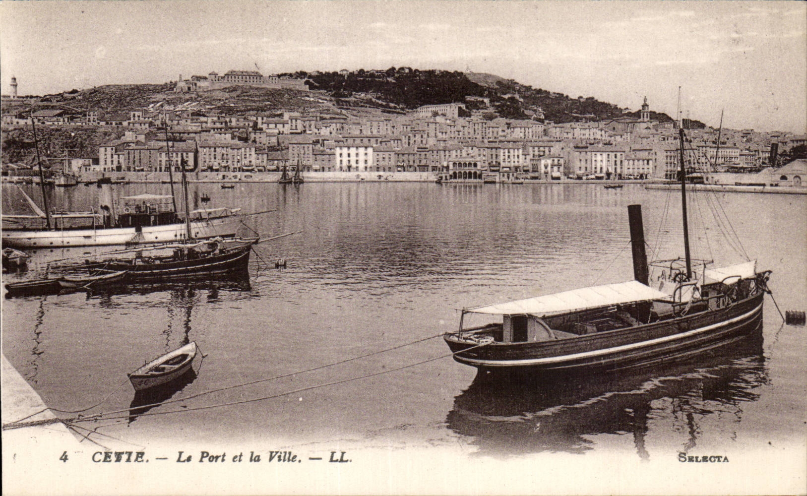 Sete - Cette - Le Port et la Ville - CPA 