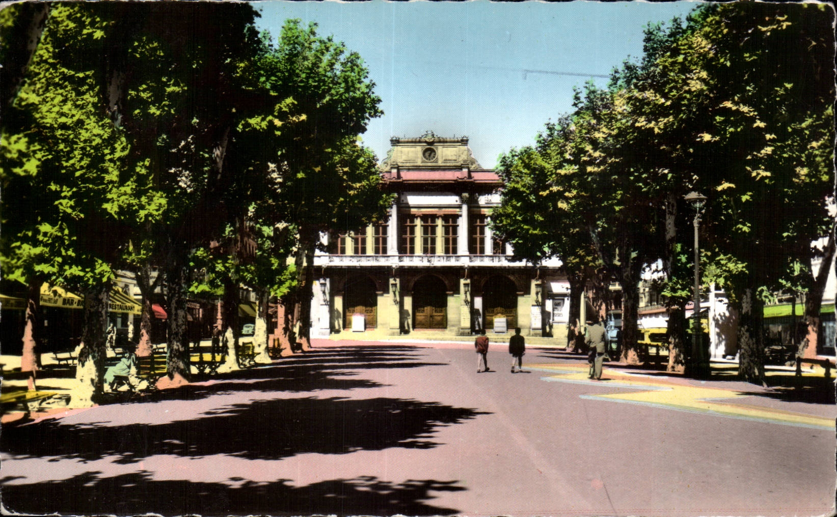 Béziers — Avenue Paul-Riquet et le Théâtre — Éditions du Temps