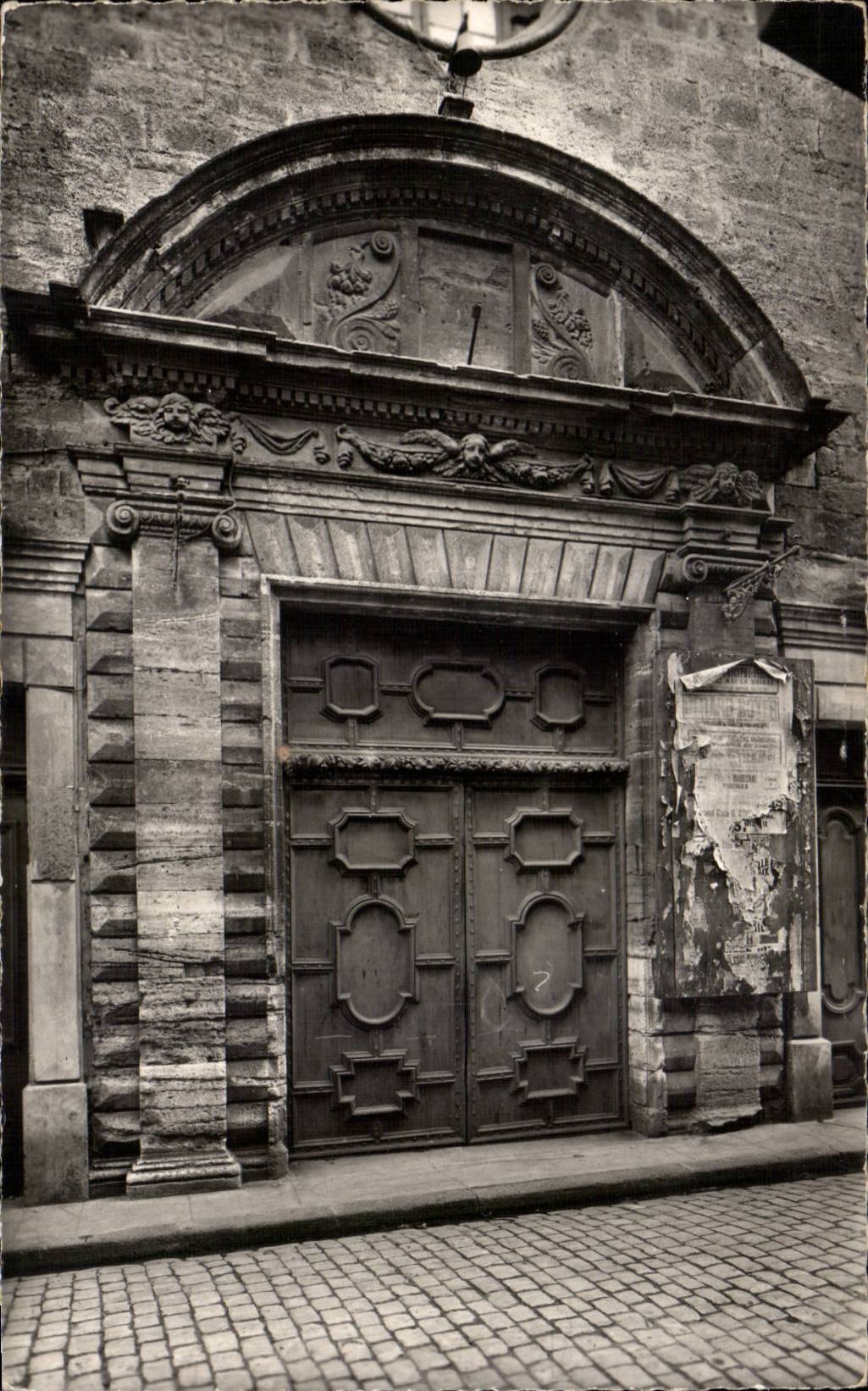 CPSM Pezenas Porte de l'eglise des penitents noirs 