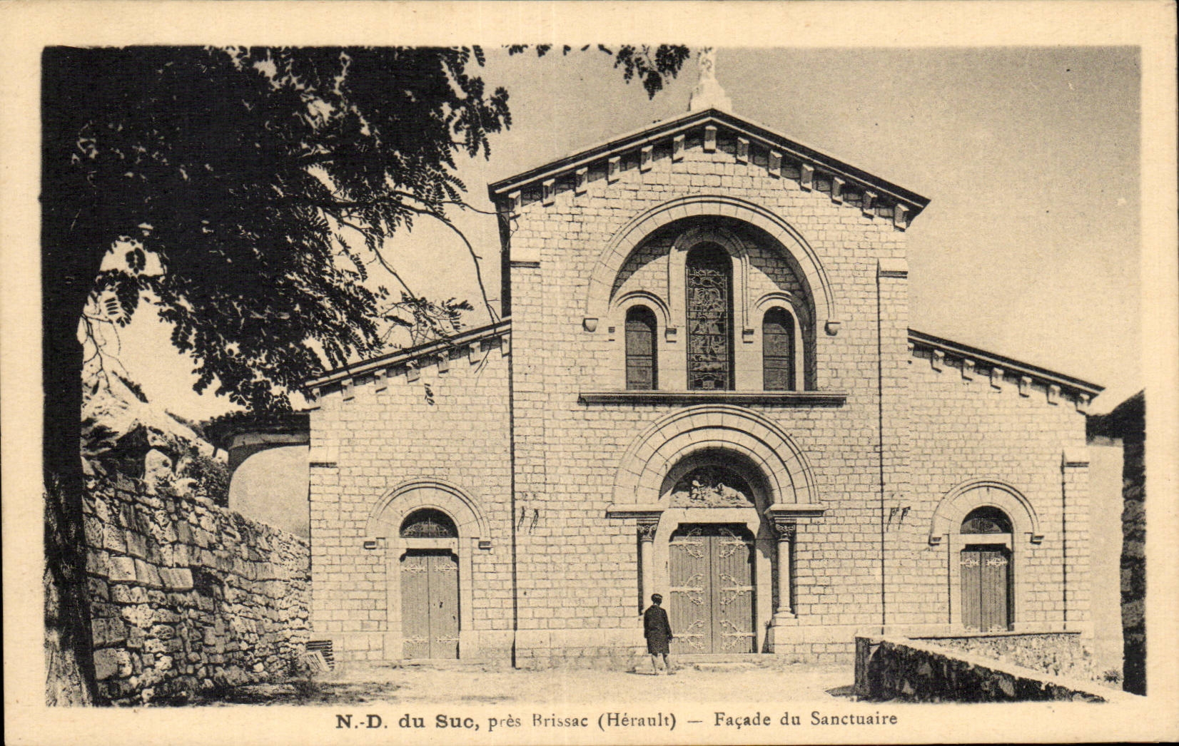 CPA Nd du Suc pres Brissac Facade du sanctuaire