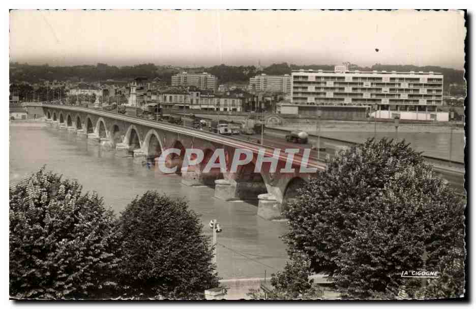 Pont de Bordeaux — vue du fleuve et des immeubles — La Cigogne, éditeur Bordeaux