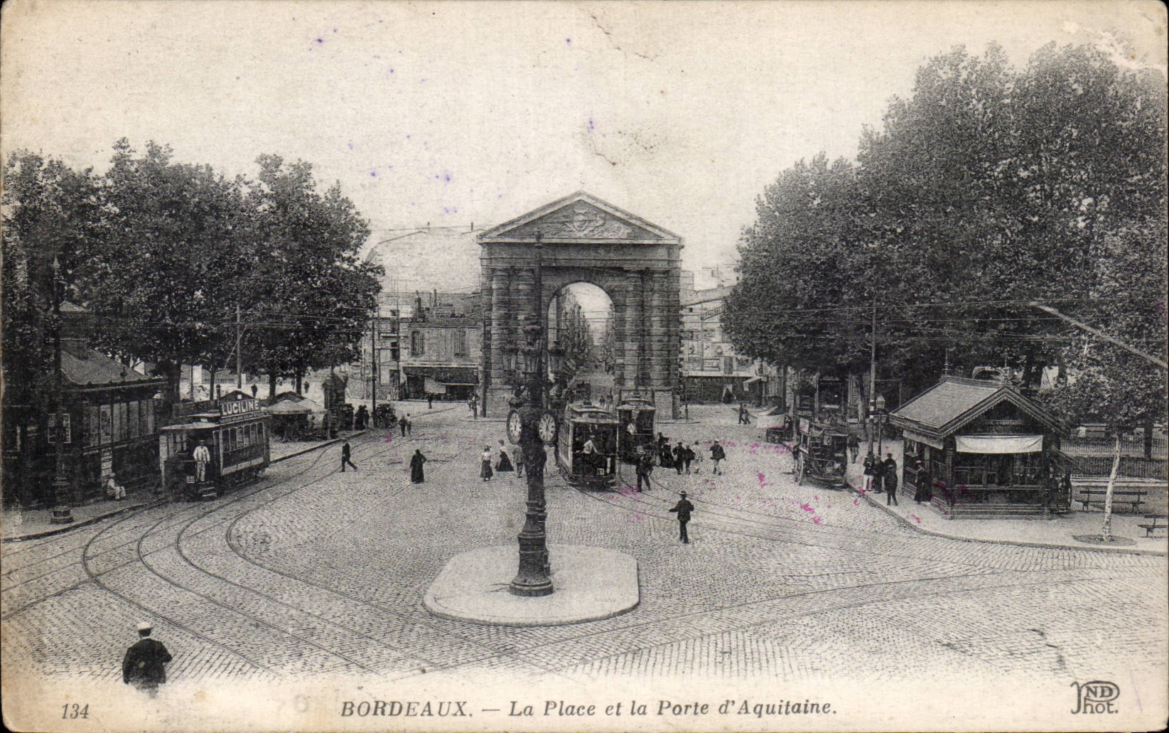 Bordeaux - La Place et la Porte d'Aquitaine - CPA 