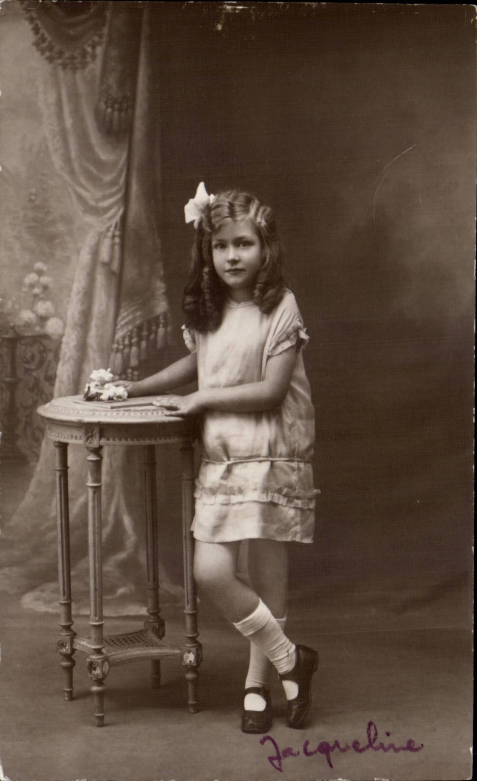 CARTE PHOTO Fantaisie - Enfants - Jolie Fille - Pretty Girl with curls - CPA 