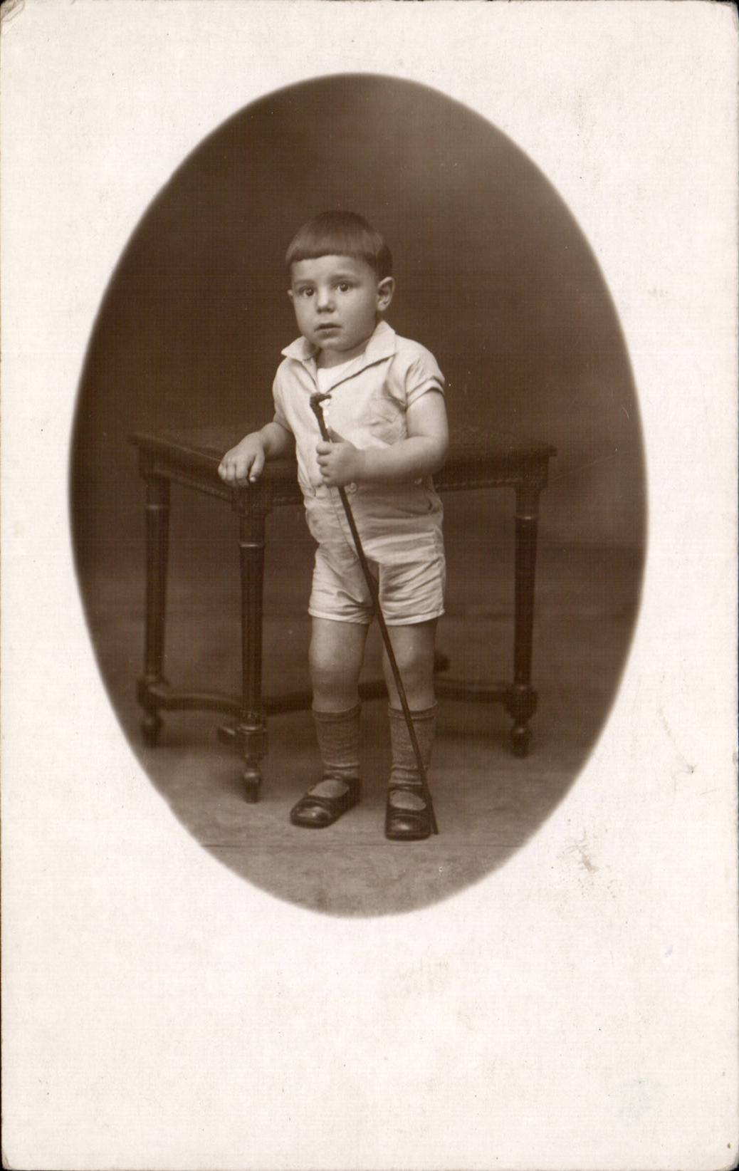 CARTE PHOTO Fantaisie - Enfants - Garcon - Little boy with cane - CPA 