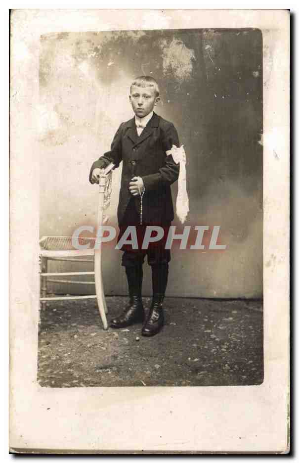 CARTE PHOTO Fantaisie - Enfants - Garcon - Communion - Boy holding rosary beads - CPA 