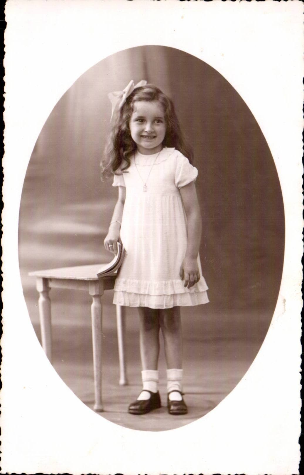 CARTE PHOTO Fantaisie - Enfant - Fille - Pretty little girl with - CPA 