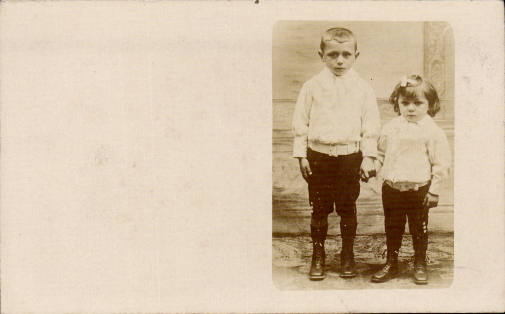CARTE PHOTO Fantaisie - Enfant - children holding hands - CPA 
