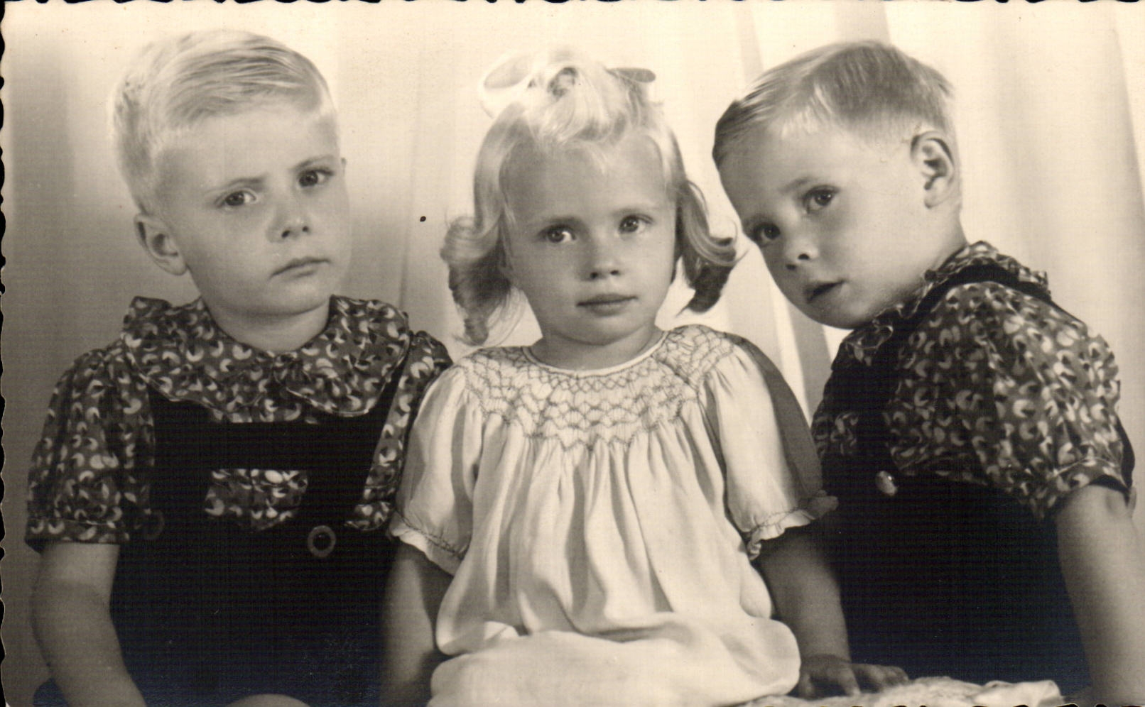 Fantaisie - Enfants - three sweet blond children - CPA 