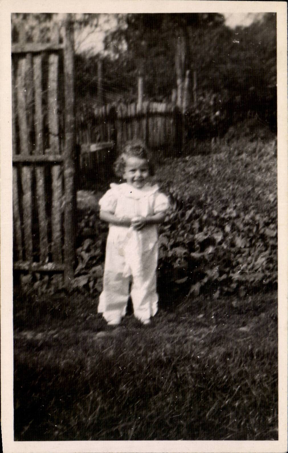 CARTE PHOTO La Garde 1936 Fantaisie - Enfants - fille - sweet little girl - toddler - CPA 