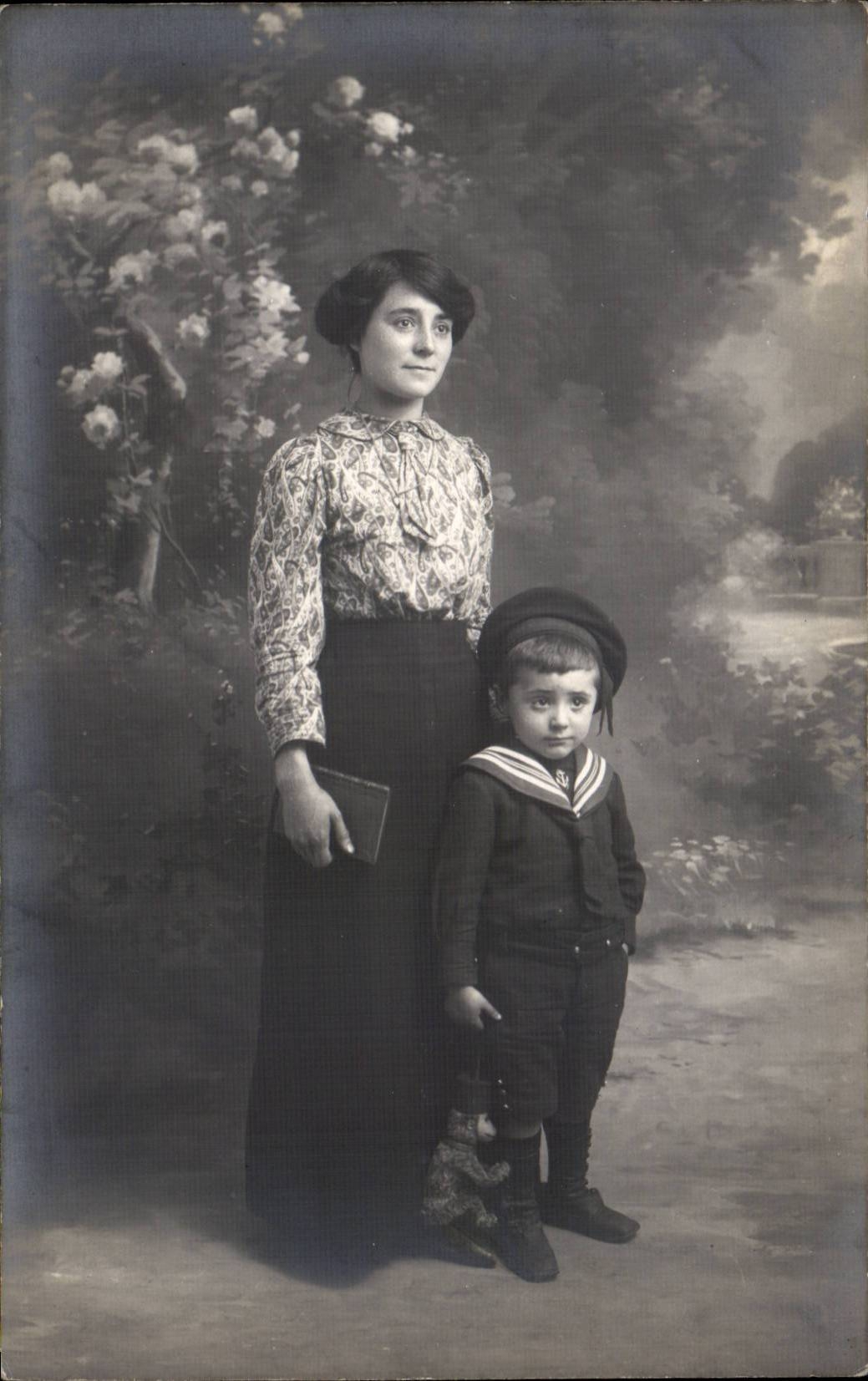 CARTE PHOTO Fantaisie - Enfants - Garcon - mother and son - CPA 