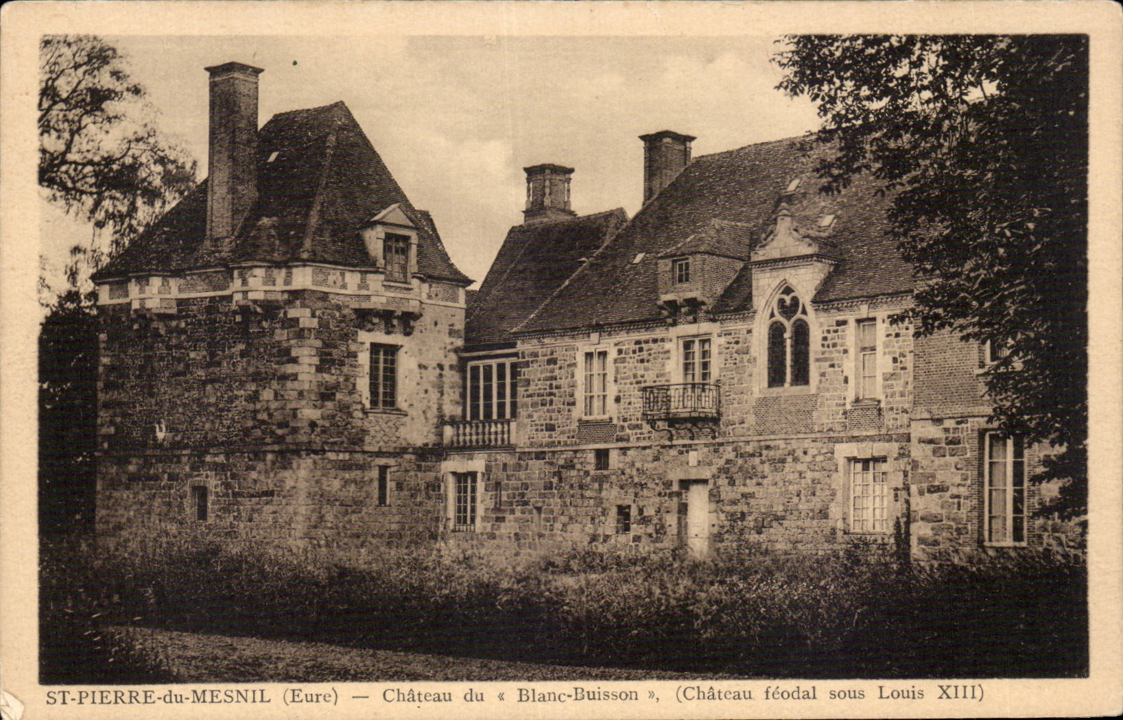 ST-PIERRE-DU-MESNIL (Eure) — Château du « Blanc-Buisson », (Château féodal sous Louis XIII)