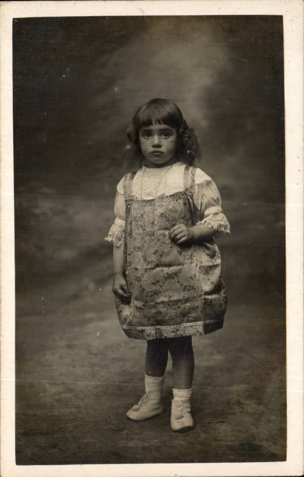 CARTE PHOTO Fantaisie - Enfants - Fille - little girk - CPA 