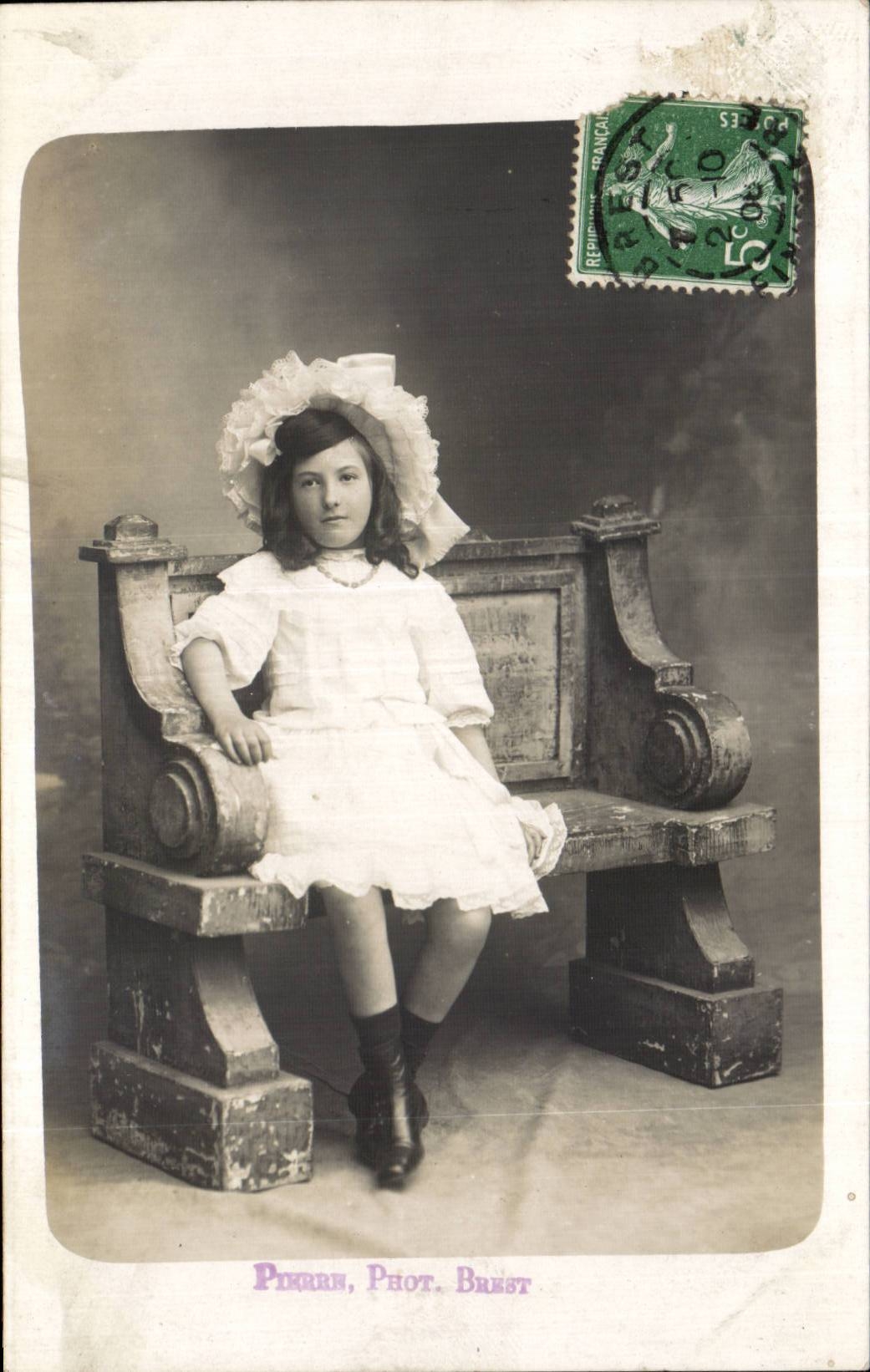 CARTE PHOTO Brest Fantaisie - Enfants - Fille - girl with pretty communion dress - CPA 