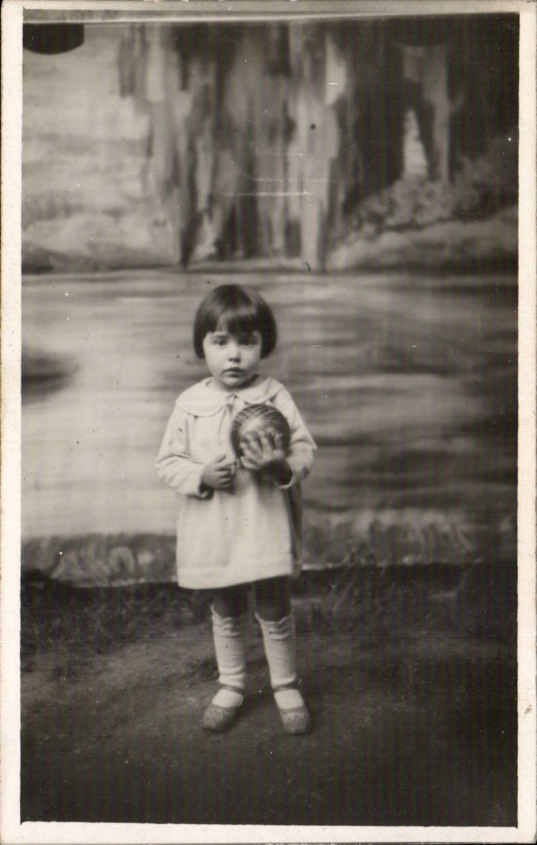CARTE PHOTO Fantaisie - enfants - Fille - sweet little girl - CPA 