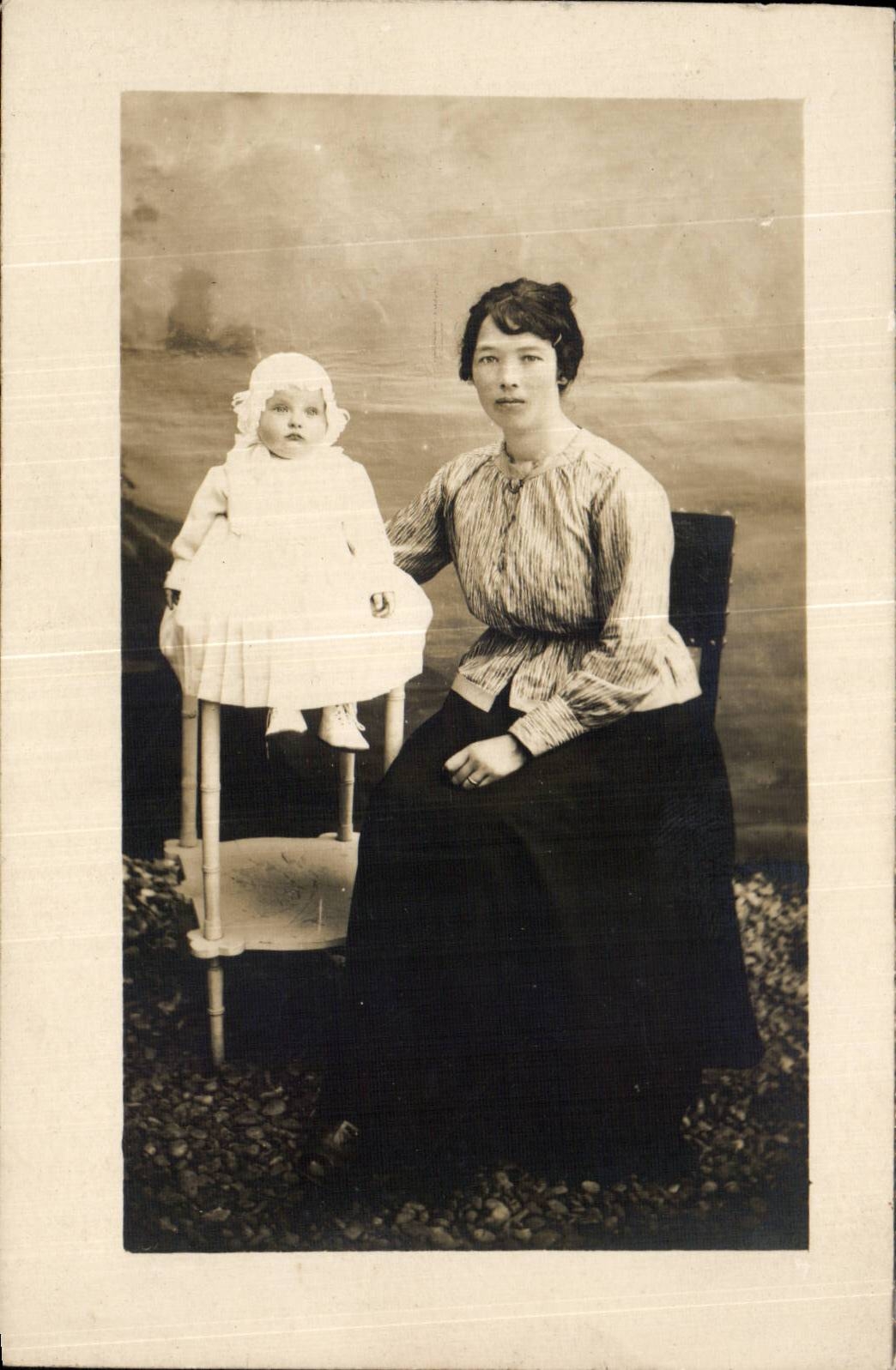 CARTE PHOTO Fantaisie - enfants - bebe - baby - mother and child - CPA 
