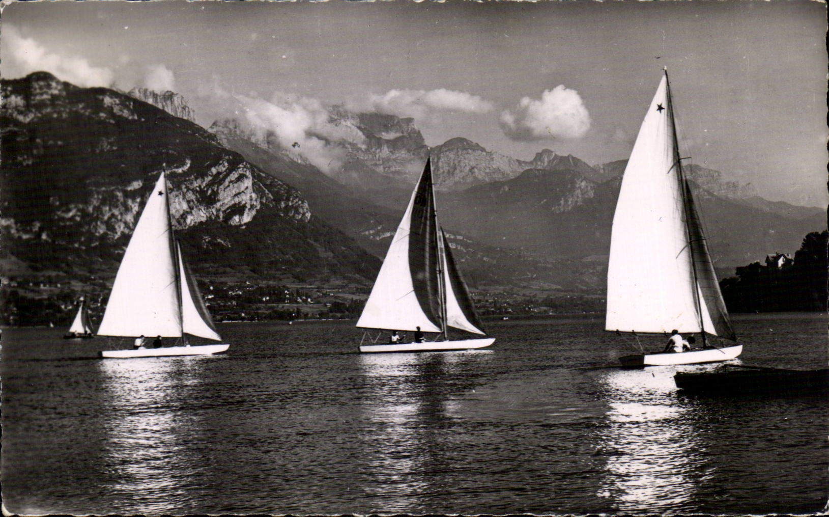 Bateau - Voiliers - Les Trois Mousquetaires - CPA 