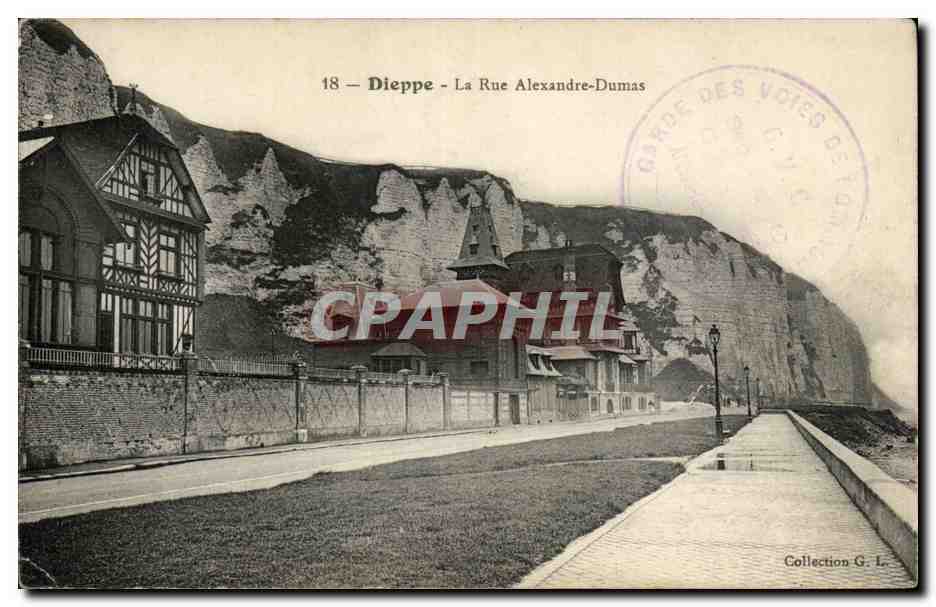 CPA Dieppe La rue Alexandre Dumas