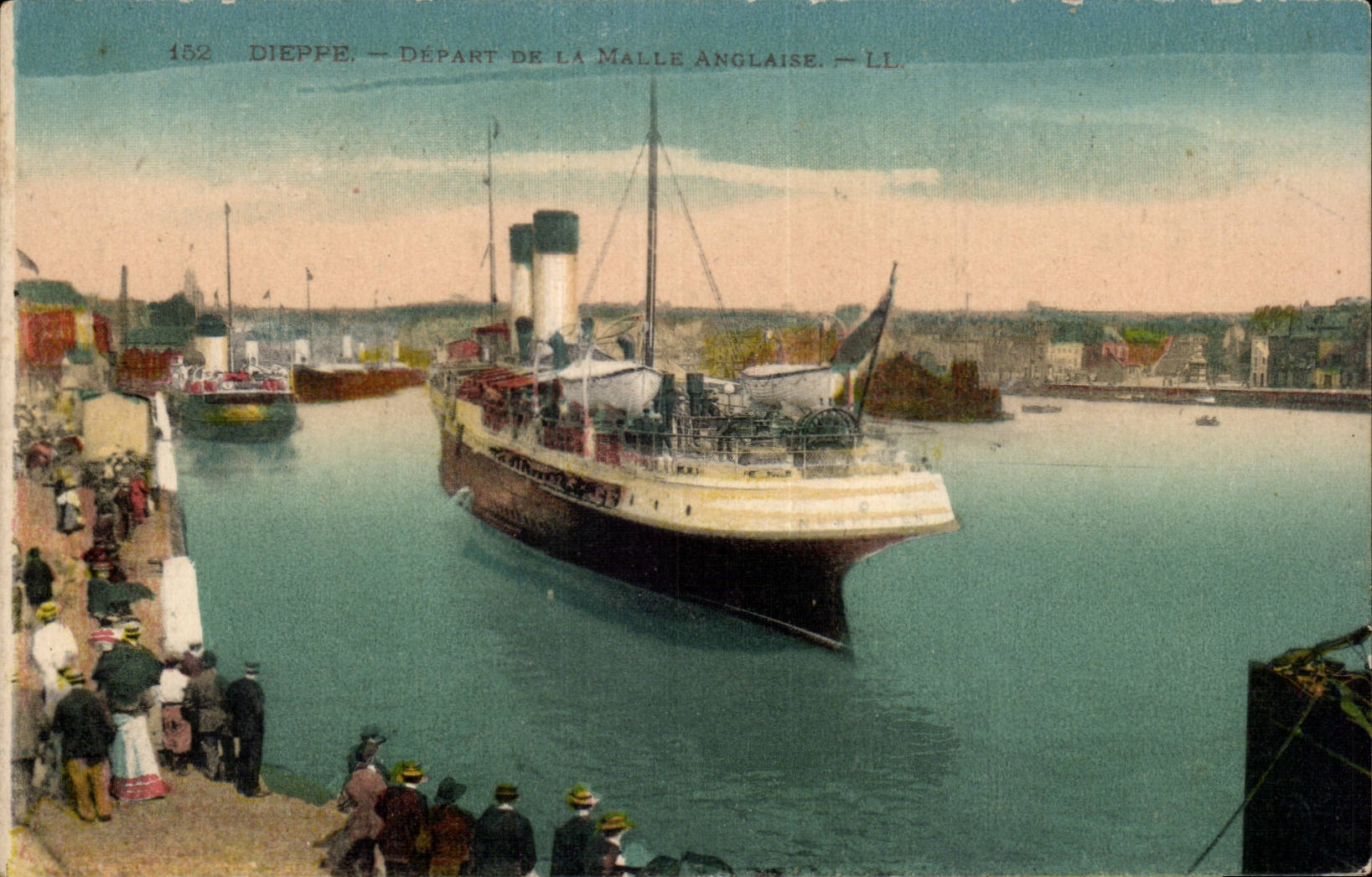 CPA Dieppe Depart de la malle anglaise Bateau