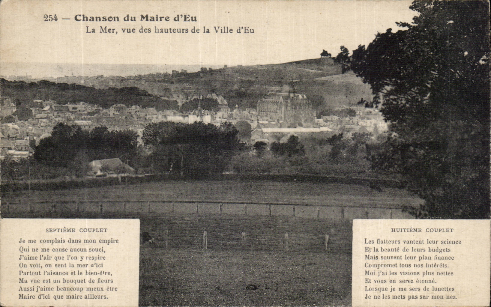 CPA Eu La mer vue des hauteurs de la ville