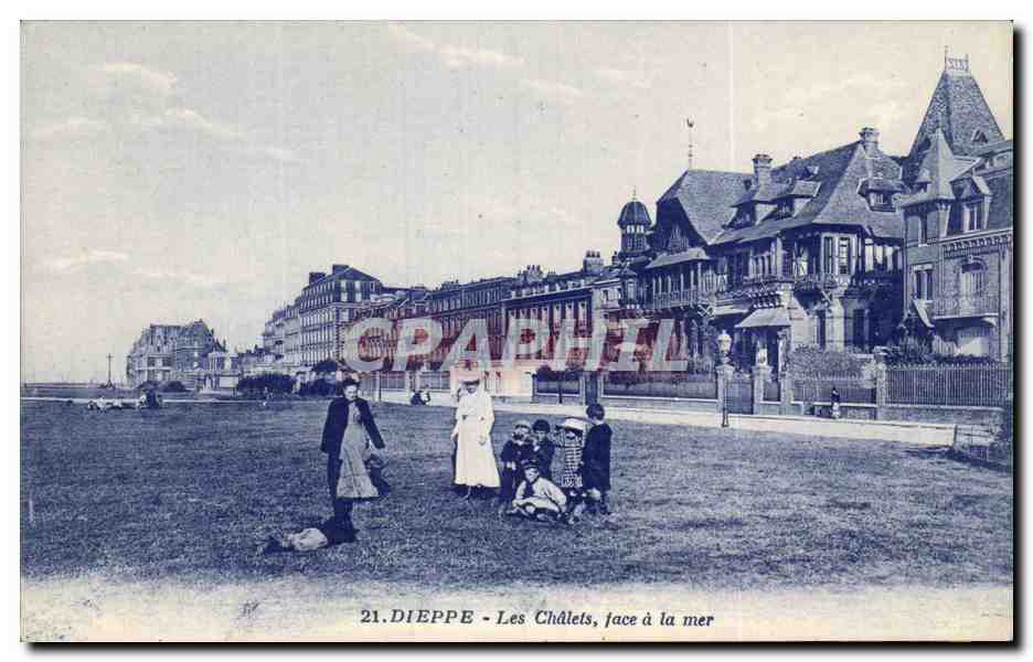 CPA Dieppe Les chalets face a la mer