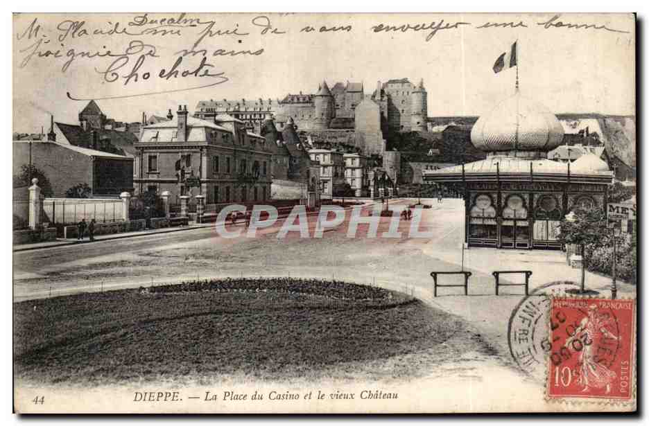 CPA Dieppe La place du casino et le vieux chateau