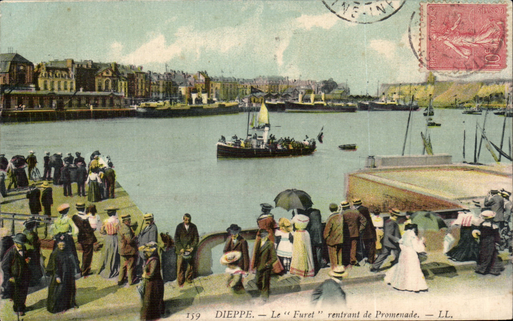 CPA Dieppe Le Furet rentrant de promenade