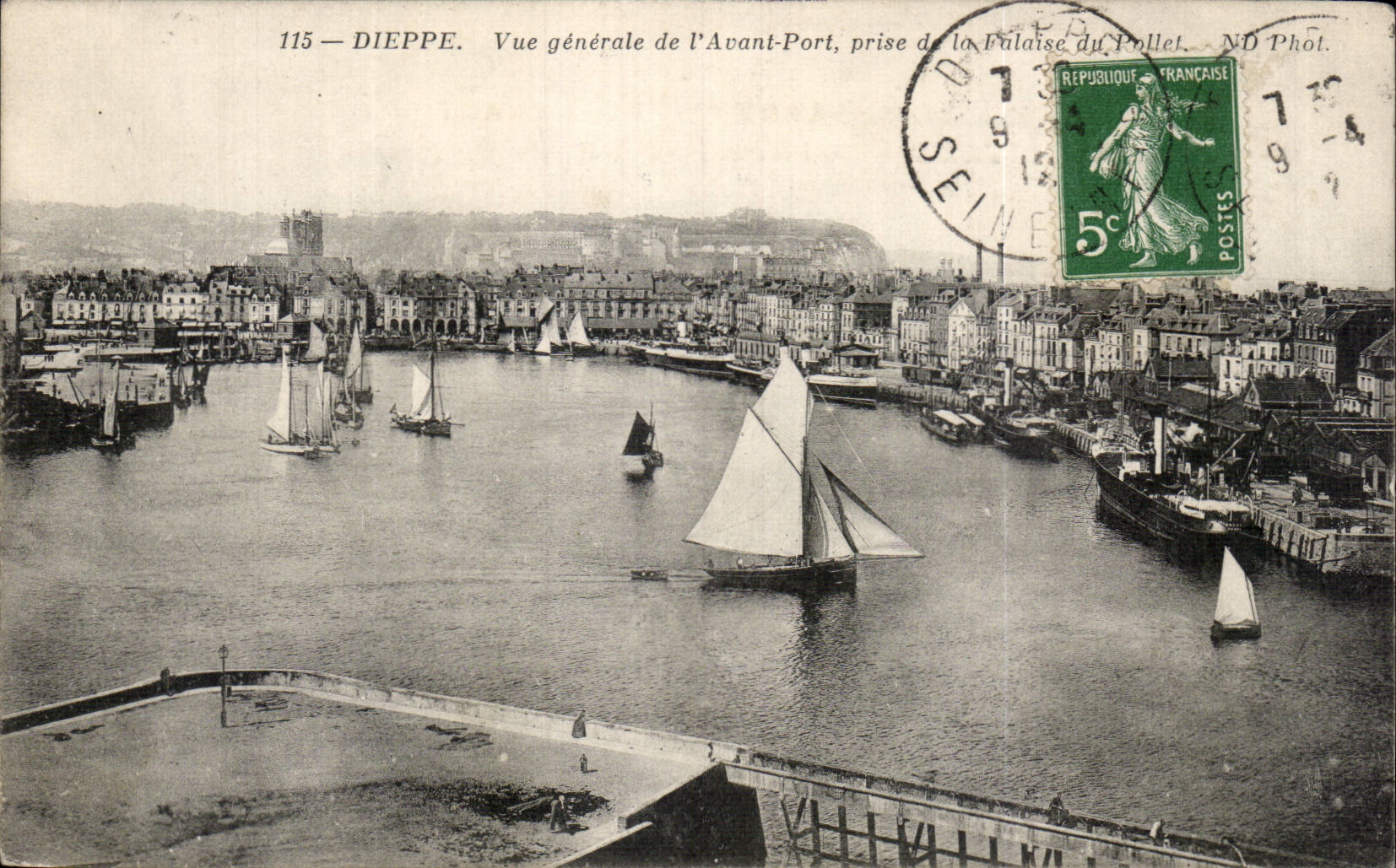 CPA Dieppe Vue generale de l'avant port prise de la fallaise du Pollet