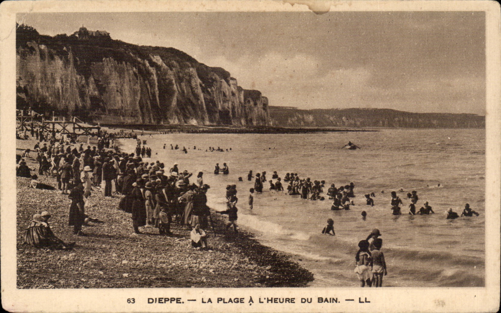 Dieppe - La Plage a l'heure du Bain - CPA 