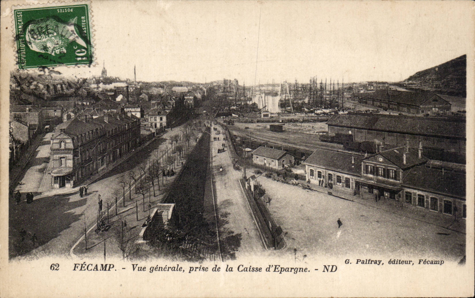 Fecamp - Vue Generale prise de la Caisse d' Epargne - CPA 