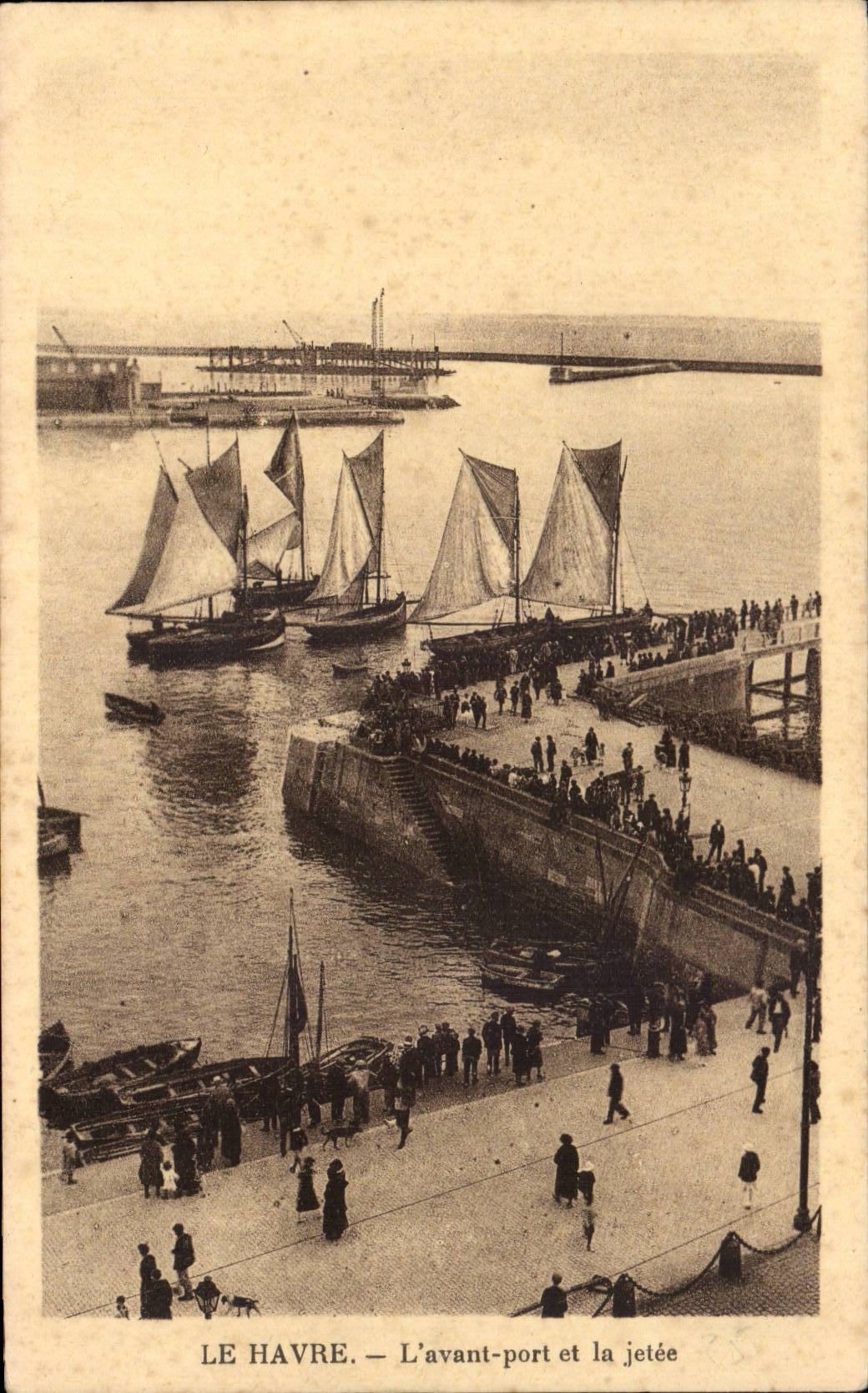 Le Havre - L'Avant Port et La Jetee - CPA 