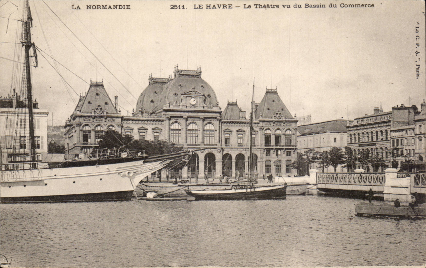 Le Havre - Le Theatre vu du Bassin - CPA 