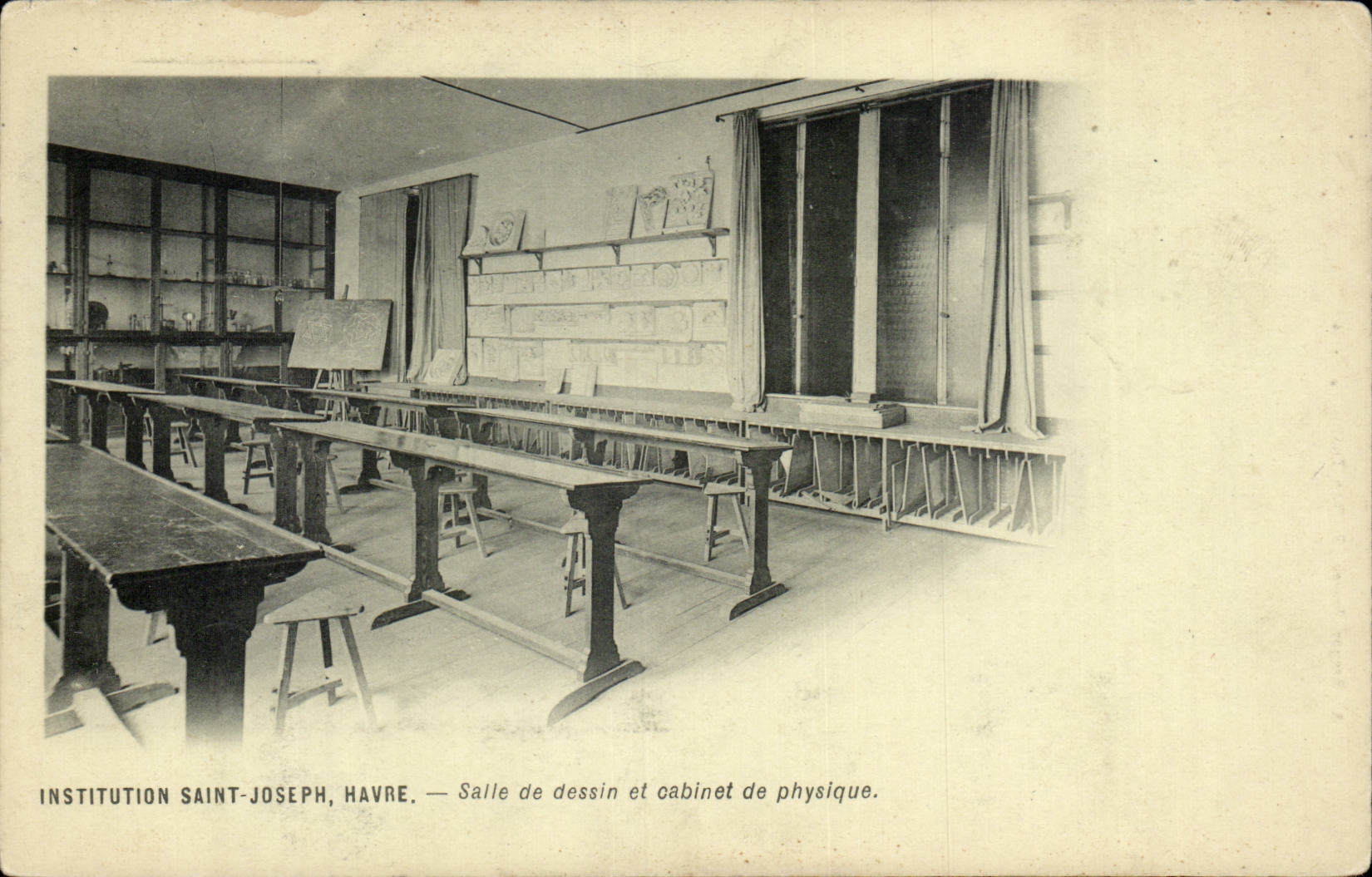 Le Havre - Institution St Joseph - Salle de Dessin et Cabinet de Physique - CPA 