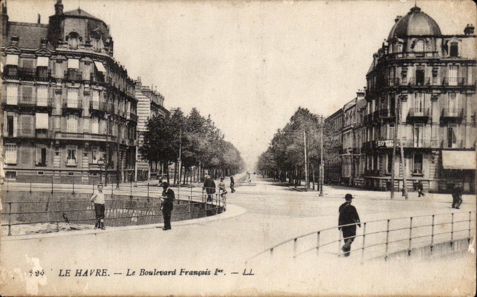 CPA Le Havre Le boulevard Francois 1er