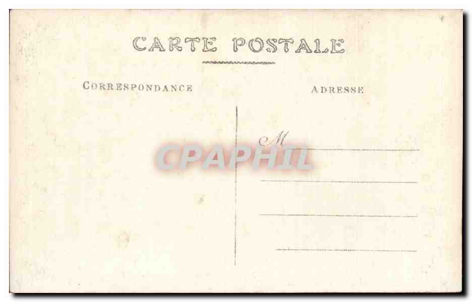Famille ou groupe de personnes — devant une façade en bois — éditeur CPAPHIL — Reverso