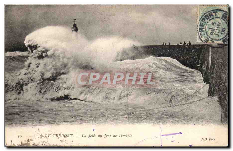 Le Treport - La Jetee - Un Jour de Tempete Phare Lighthouse - CPa 