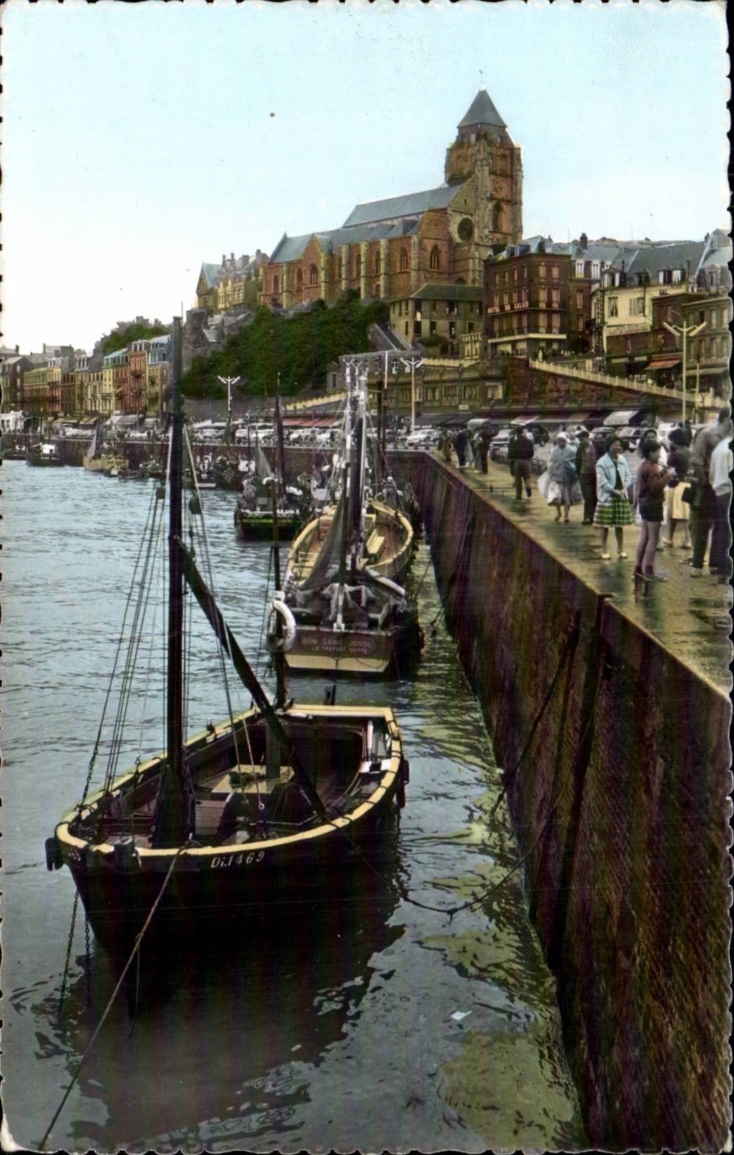 Le Treport - Le Port et L'Eglise - CPA 