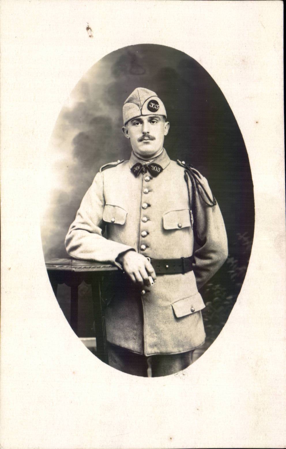 CARTE PHOTO Militaria Soldat regiment 303