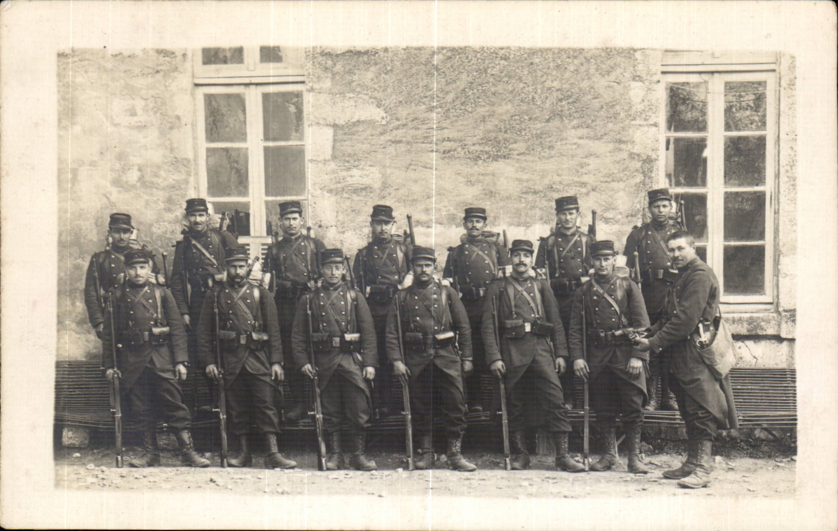 CARTE PHOTO Militaria Soldats