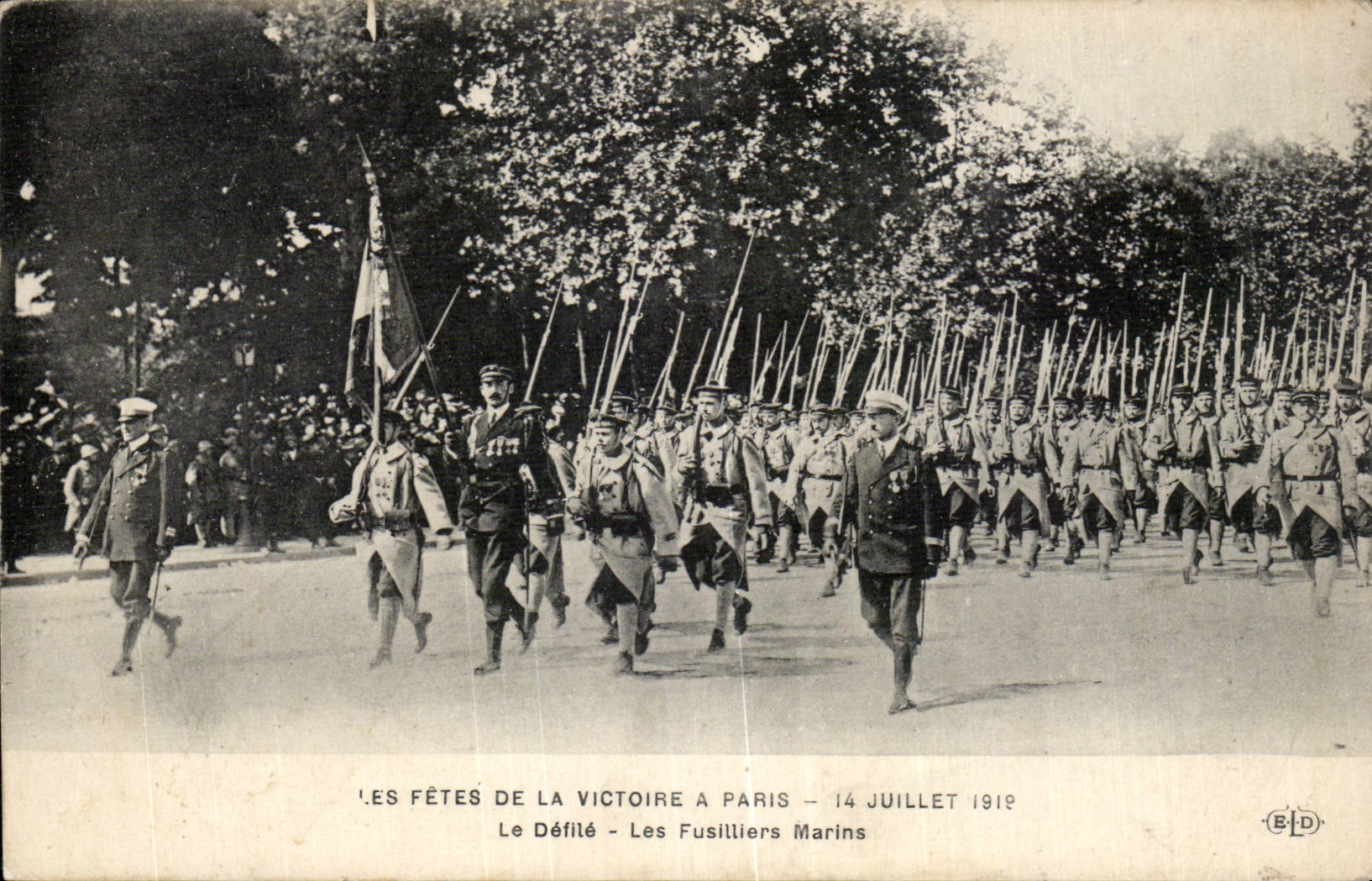 CPA Militaria Fetes de la victoire a Paris 14 juillet 1919 Le defile Les fusilliers marins