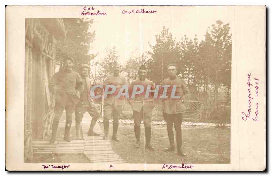 Quatre soldats en uniforme — Champagne, vers 1918 — éditeur non identifié