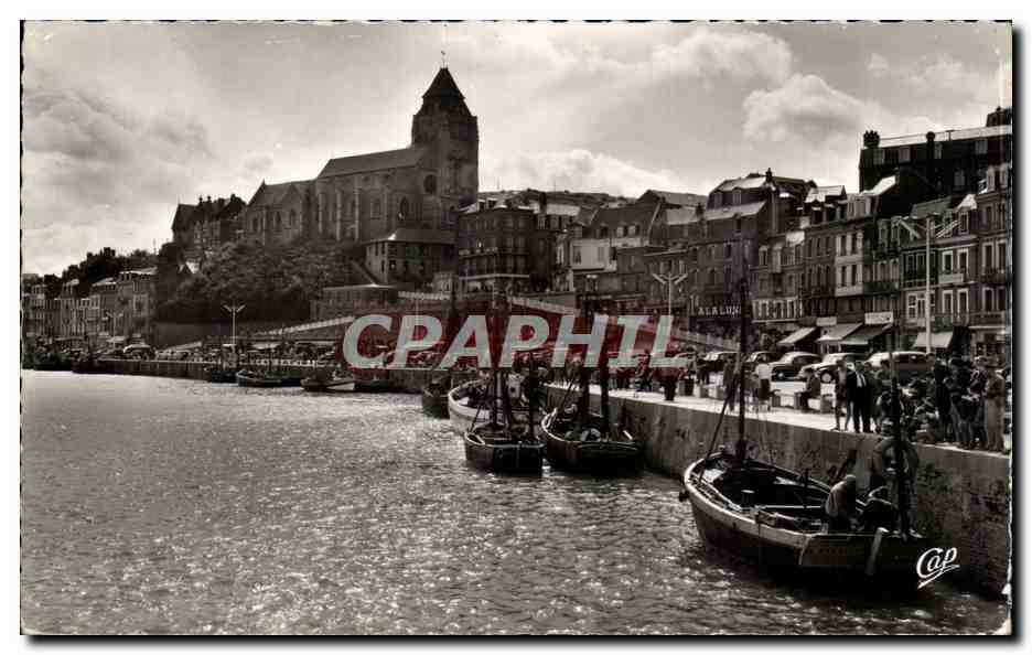 CPA Le Treport Le port et l'eglise St Jacques